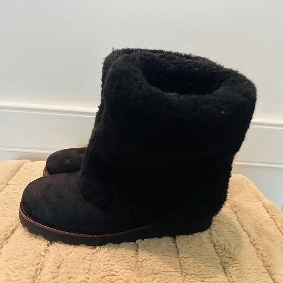 UGG Maylin 3220 Sheepskin Shearling Cuff Boots Black Size 8 - Picture 4 of 9